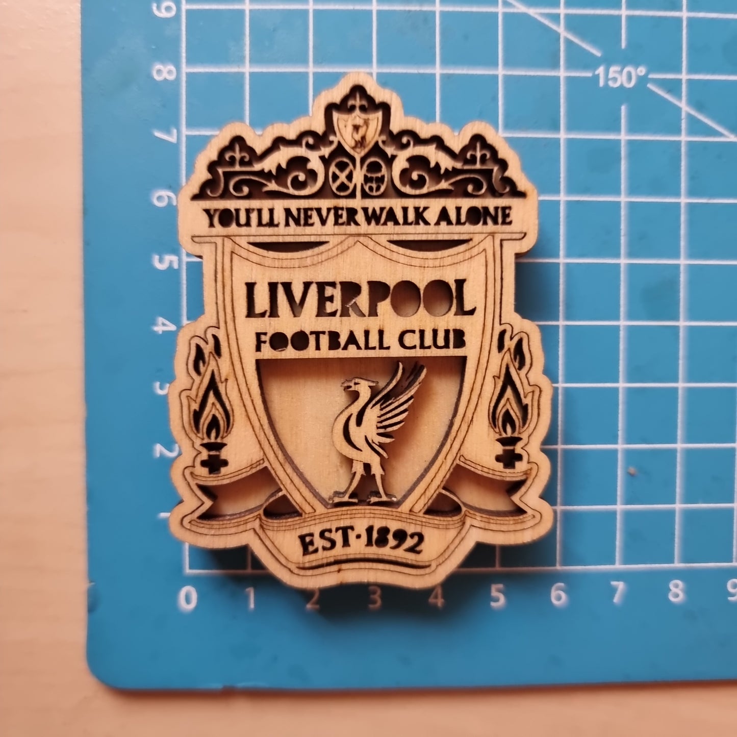 Imán Liverpool FC en madera con efecto 3D