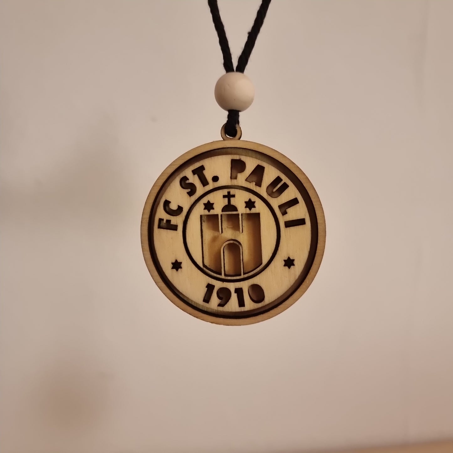 FC St. Pauli pendant in wood with 3D effect