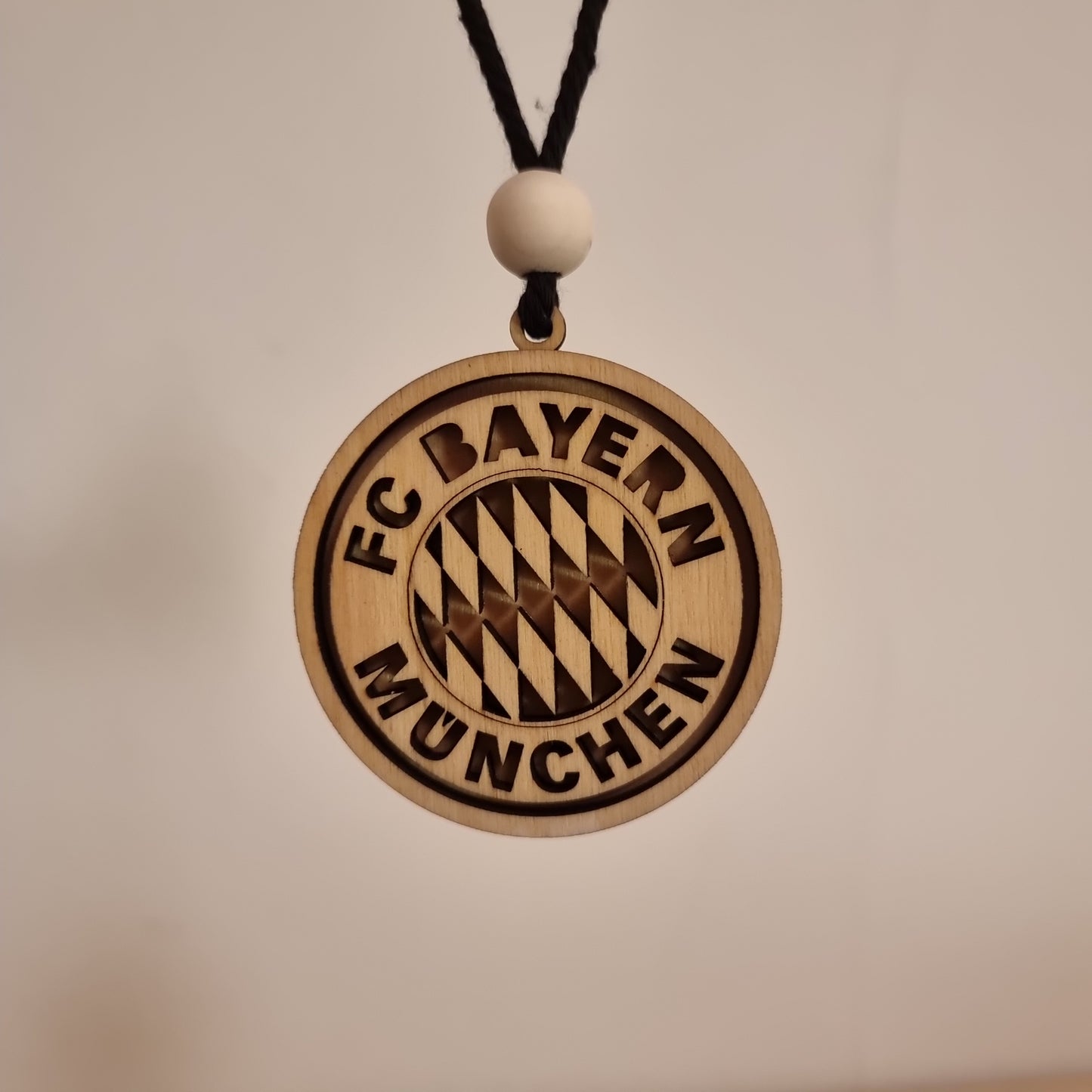 Bayern Munich pendant in wood with 3D effect