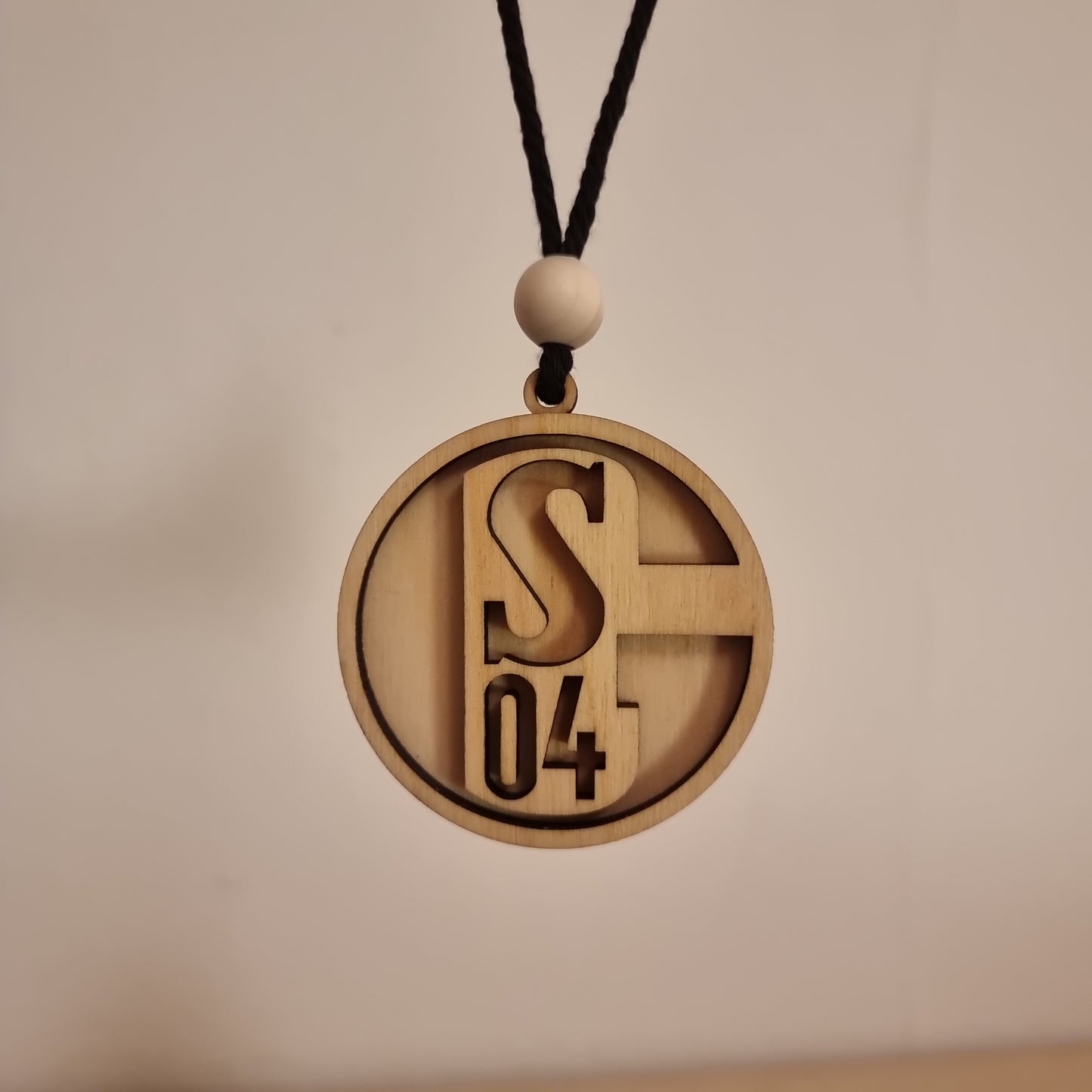 Schalke 04 pendant in wood with 3D effect