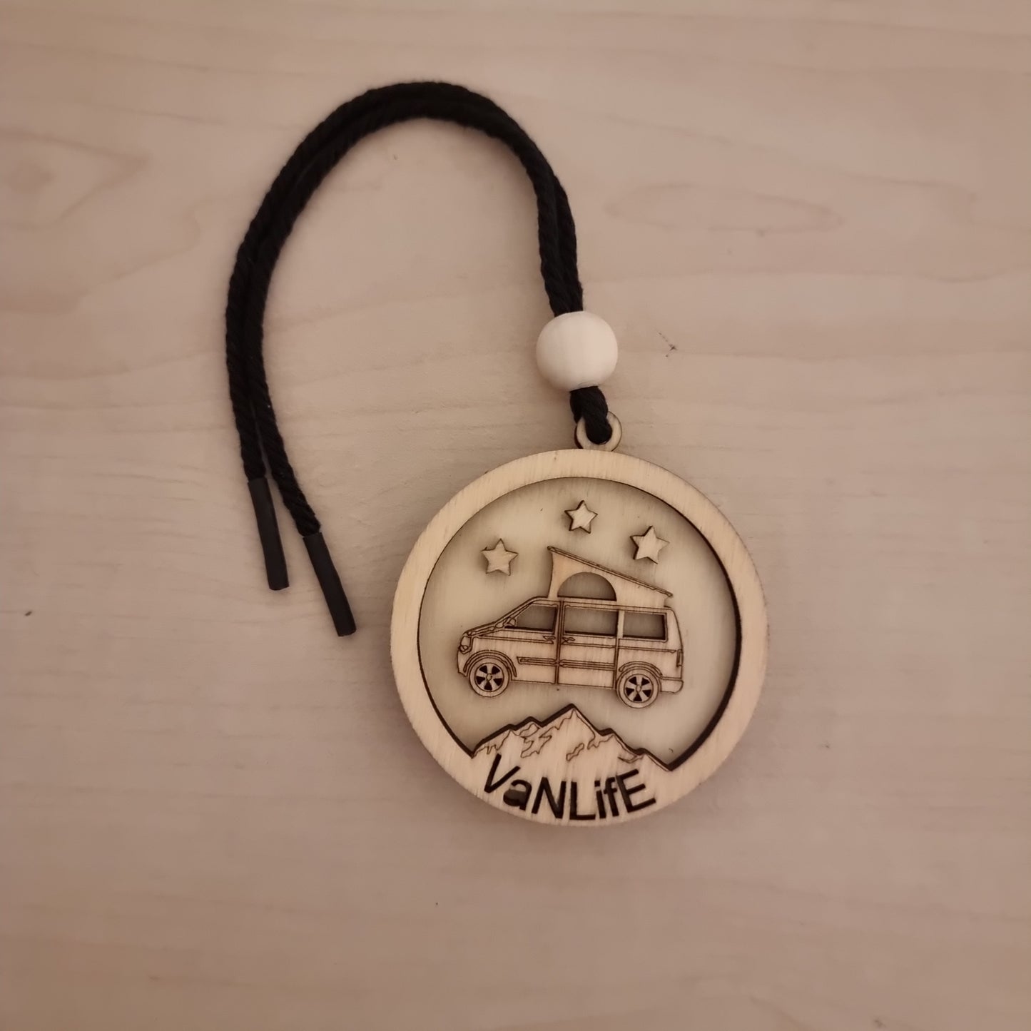 Van Life pendant in wood with 3D effect