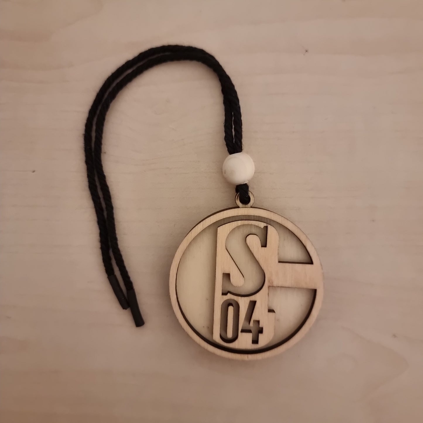 Schalke 04 pendant in wood with 3D effect