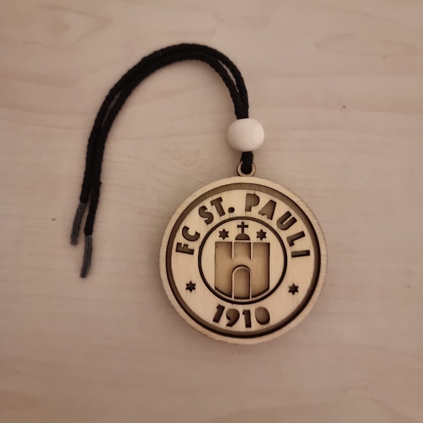 FC St. Pauli pendant in wood with 3D effect