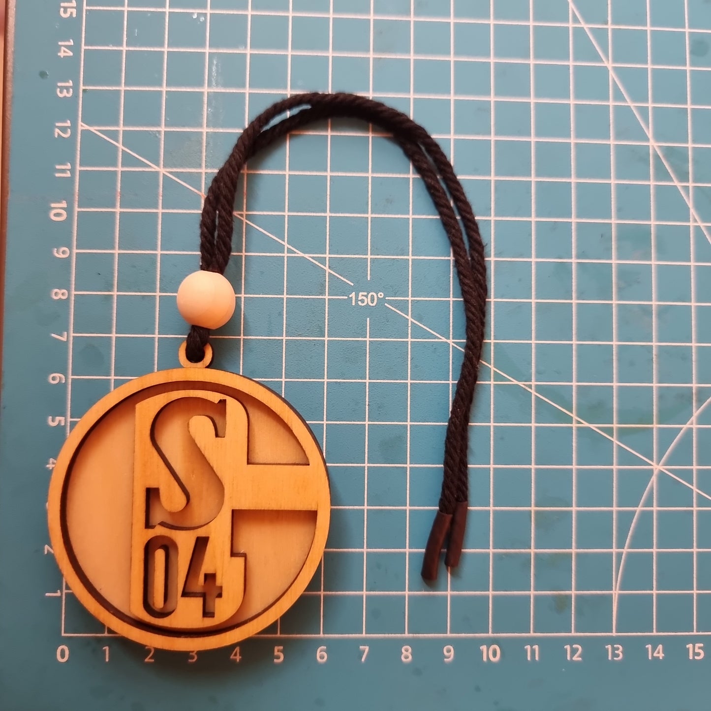 Schalke 04 pendant in wood with 3D effect